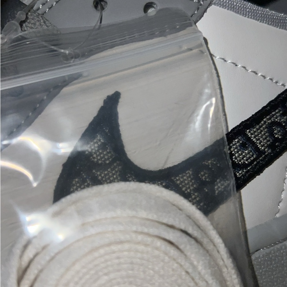 Dior Gray Sneakers with Unique Lacing System - Picture 8 of 9